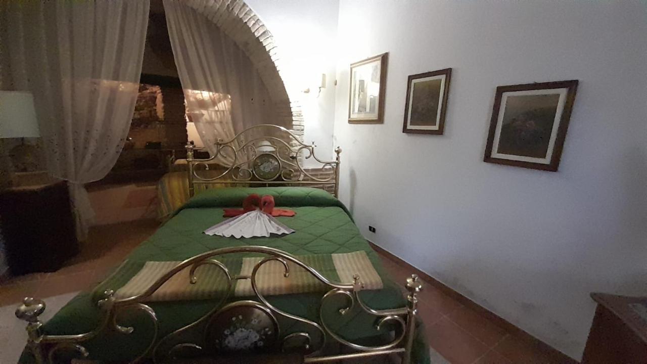 Al Cantinone Toffia Bagian luar foto