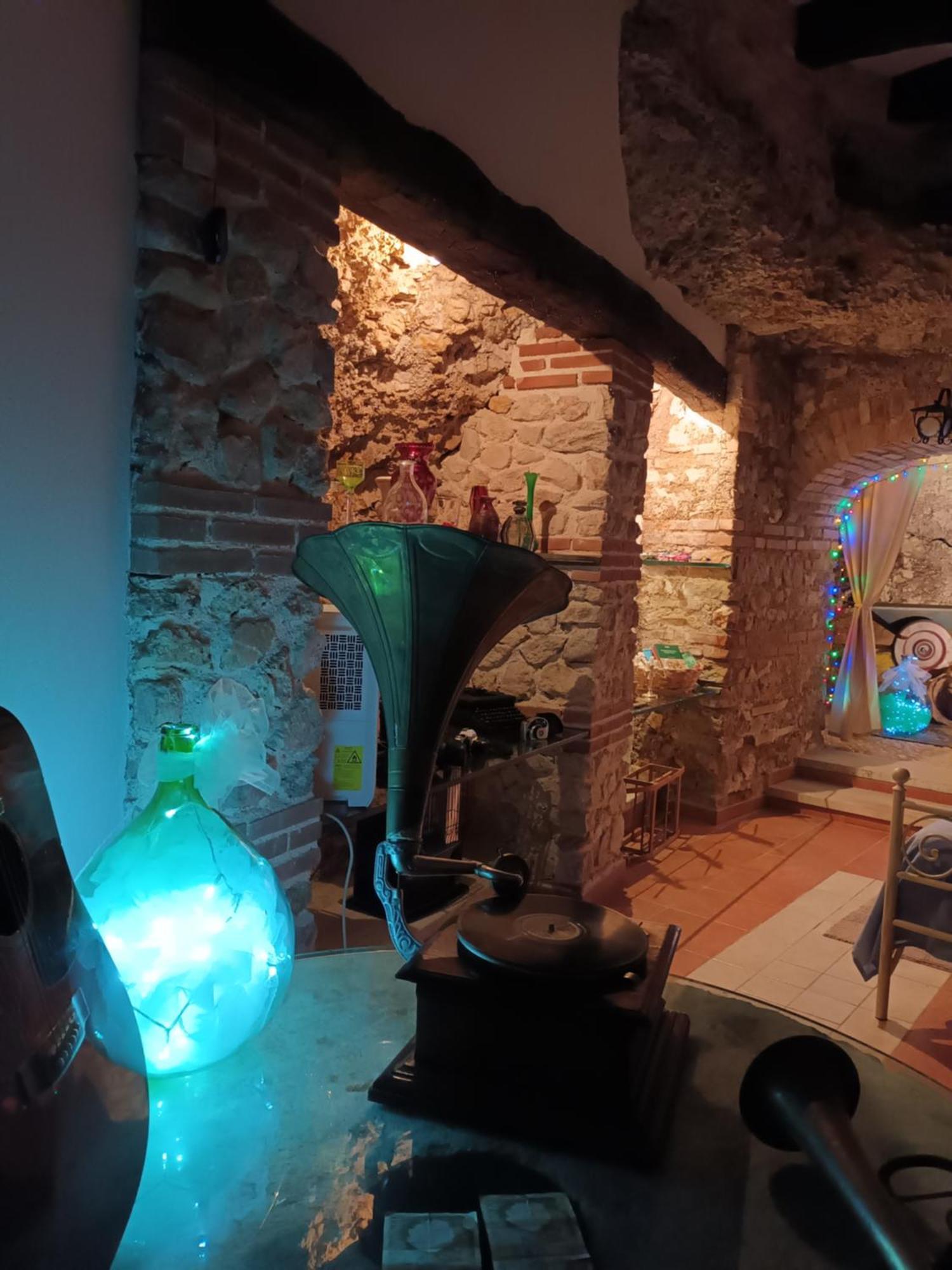 Al Cantinone Toffia Bagian luar foto