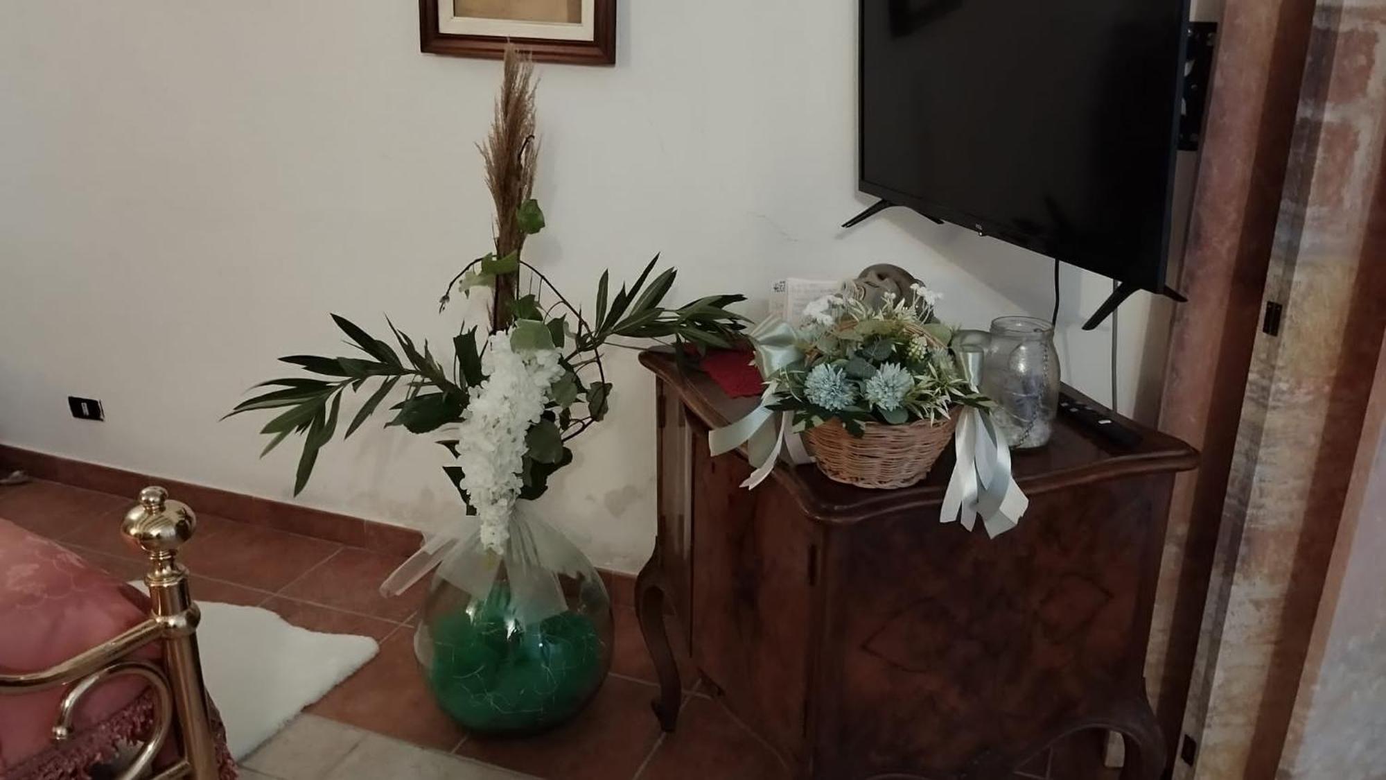 Al Cantinone Toffia Bagian luar foto